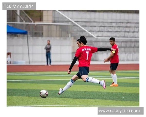 昔日绿茵巨星再现风采重温经典瞬间感受足球独特魅力